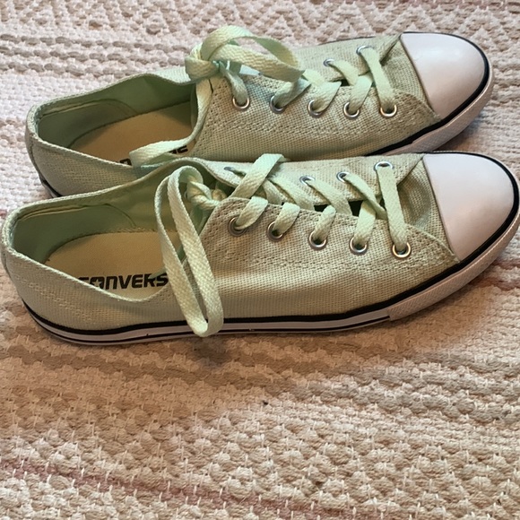 Converse - Picture 2 of 8